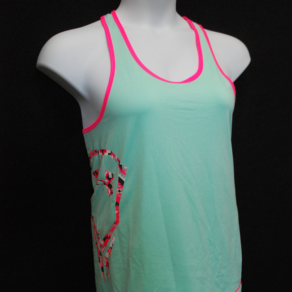 Under Armour Tops - UNDER ARMOUR LADIES ATHLETIC TOP